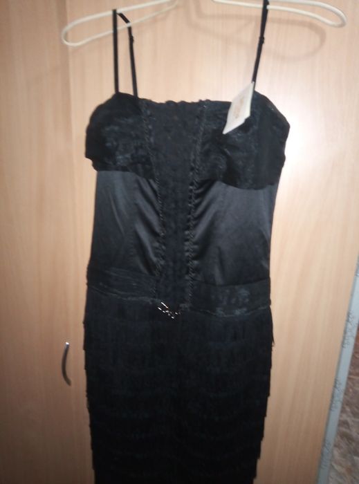 Продам чёрное платье.