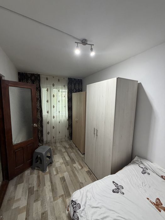 Inchiriez apartament micro 6
