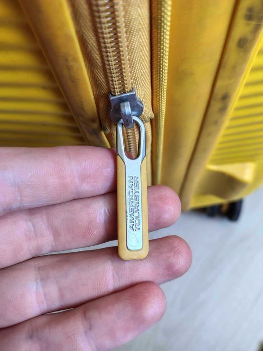 Trolere geamantan cala American Tourister mare cu 4 roti, Polyester