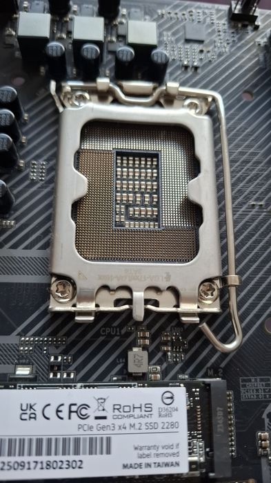 Продам Материнскую плату LGA1700