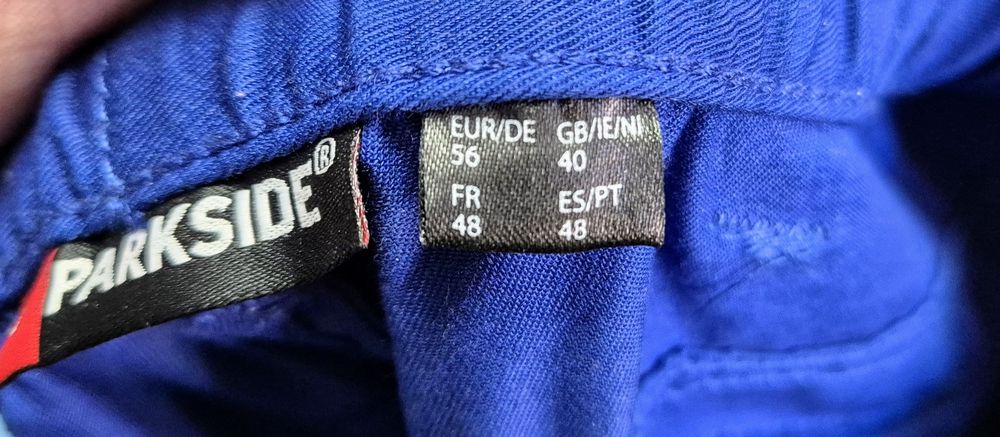 Pantaloni salopeta mărimea 56