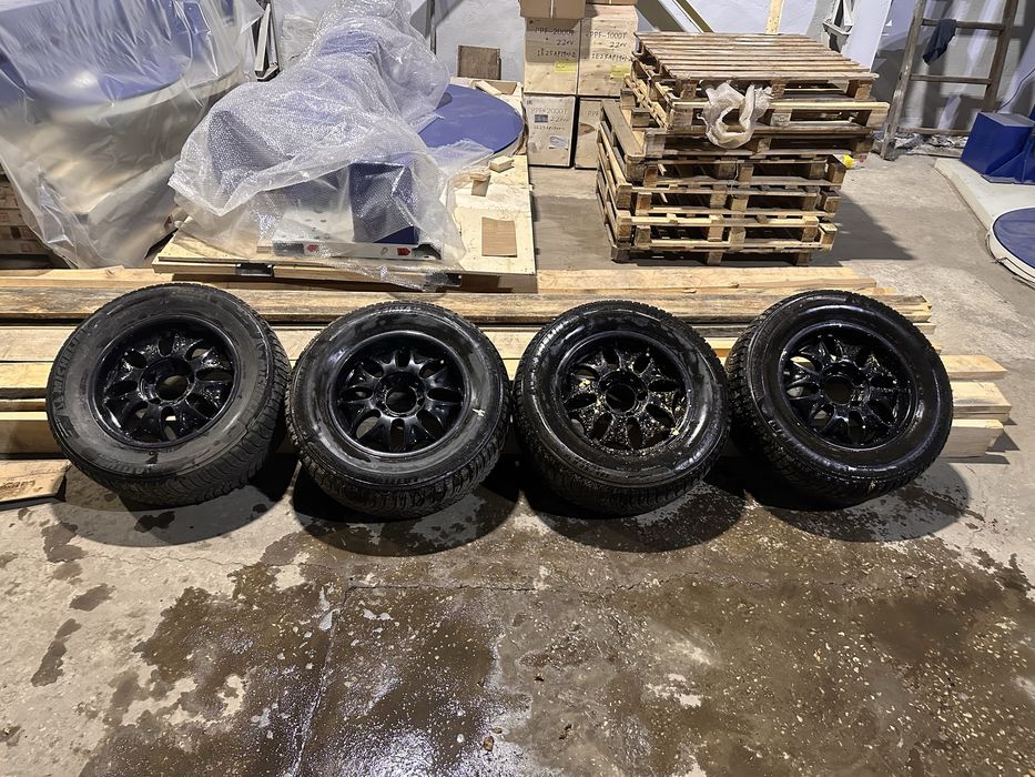 Диски с зимней резиной, R18 5 на 150, цена за весь комплект