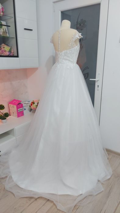 Rochie mireasa nouă