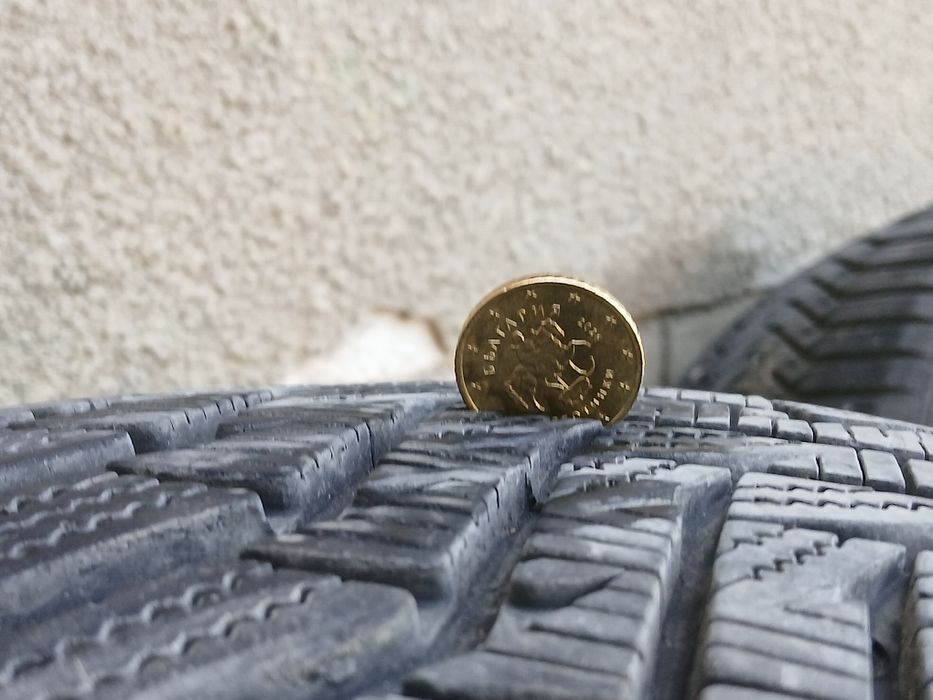 Зимни гуми Laufenn 235/50R18