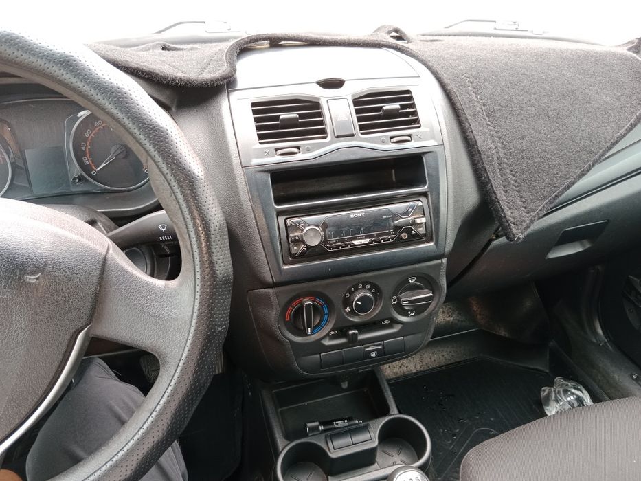 Машина Лада гранта