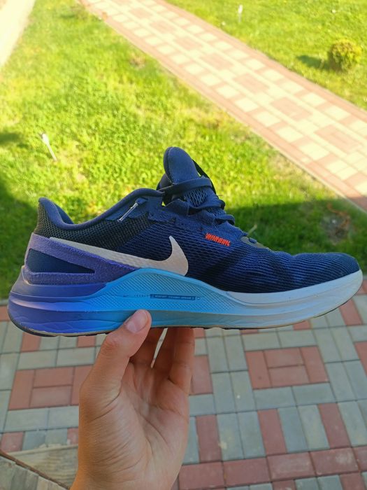 Nike Air Zoom Structure 25.