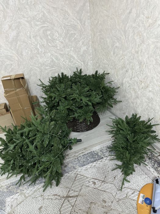 Елка с украшением