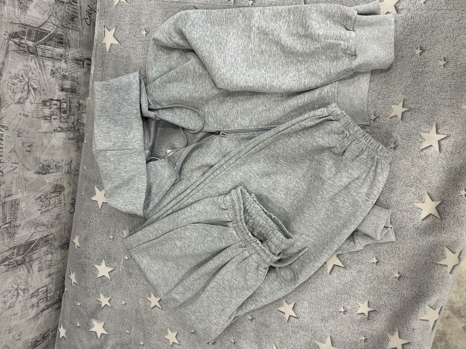 Продам спортивный костюм
