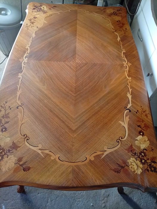 Уникална холна маса