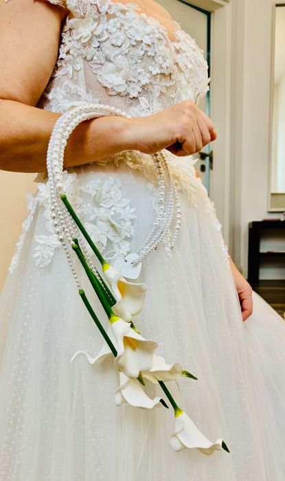 Buchet mireasa din flori calla si perle alb