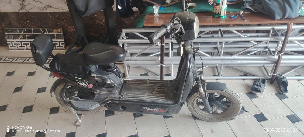 skuter xolati kirlolari eskirgan probeg 40ming yurgan yurishi yaxshi