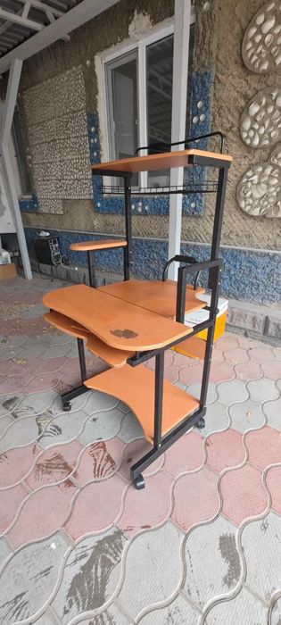 Компьютерный стол