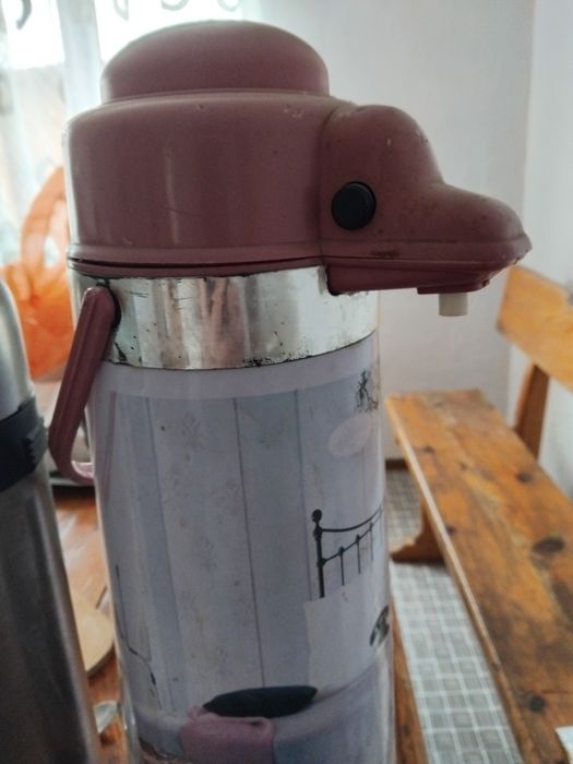 помповый термос Happy Bissly.