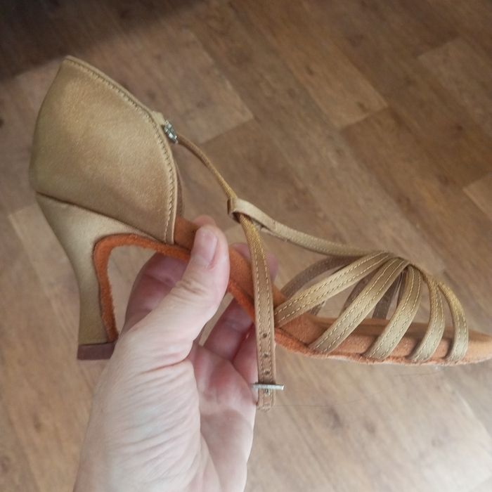 Туфли для бальных танцев