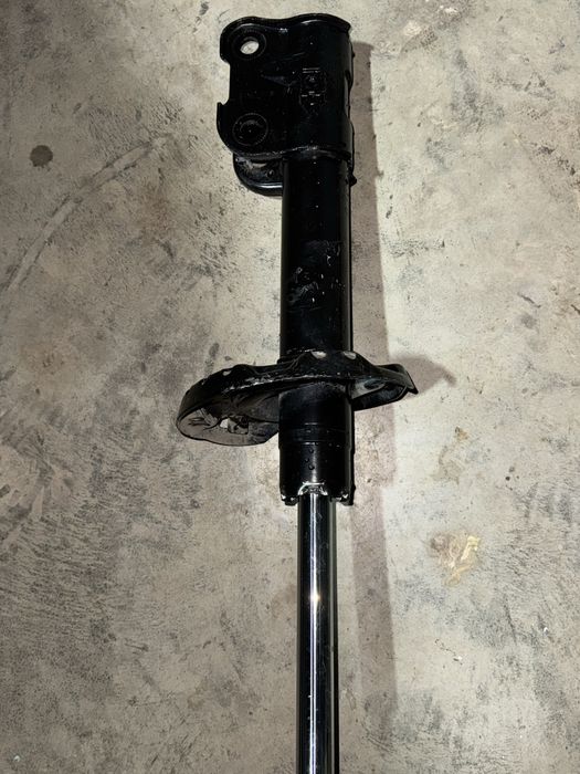 Стойка от Hyundai Staria