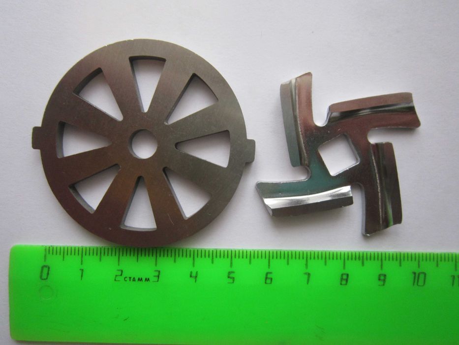 Ножи и решетки для мясорубки.