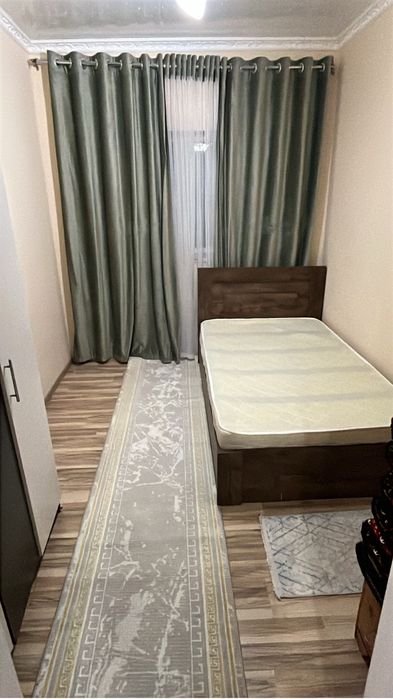 Кровать с матрасом