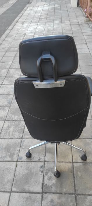 Офис стол от естествена кожа - без забележки