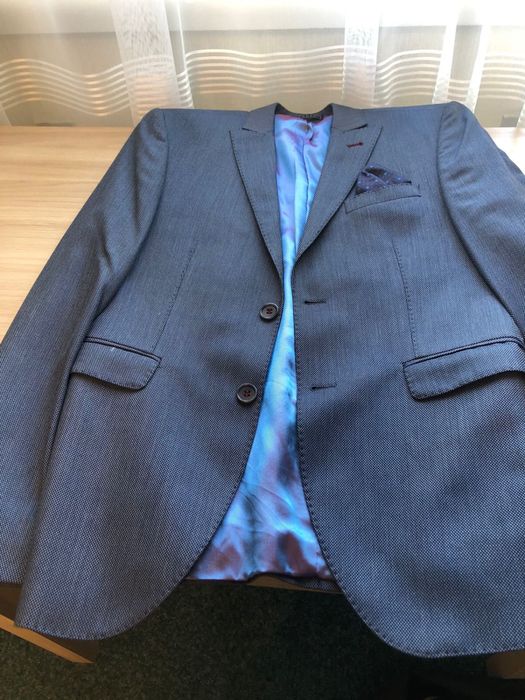 Продам мужской костюм