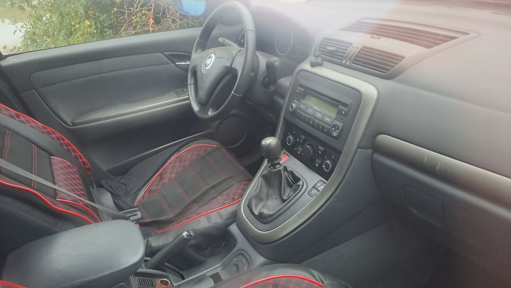 Vand masina Fiat in stare bună de funcționare.