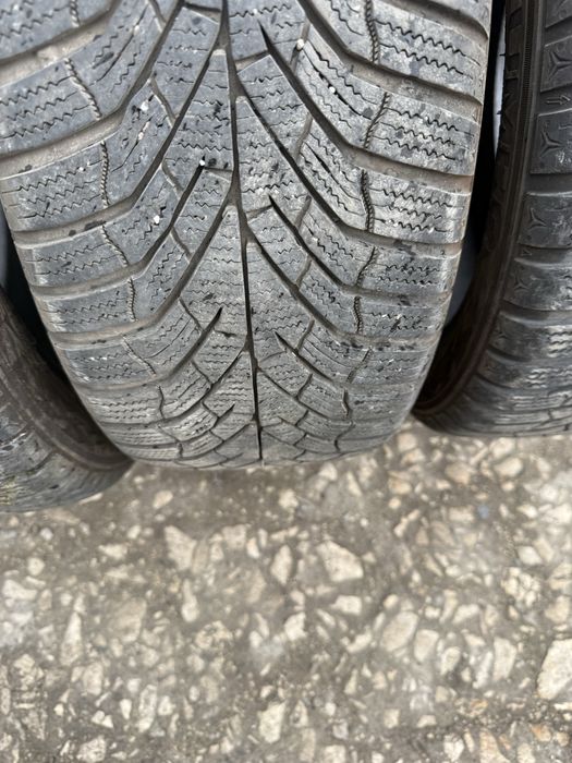 4 броя зимни Kumho 215/45 R16 Dot 2024 ном 500