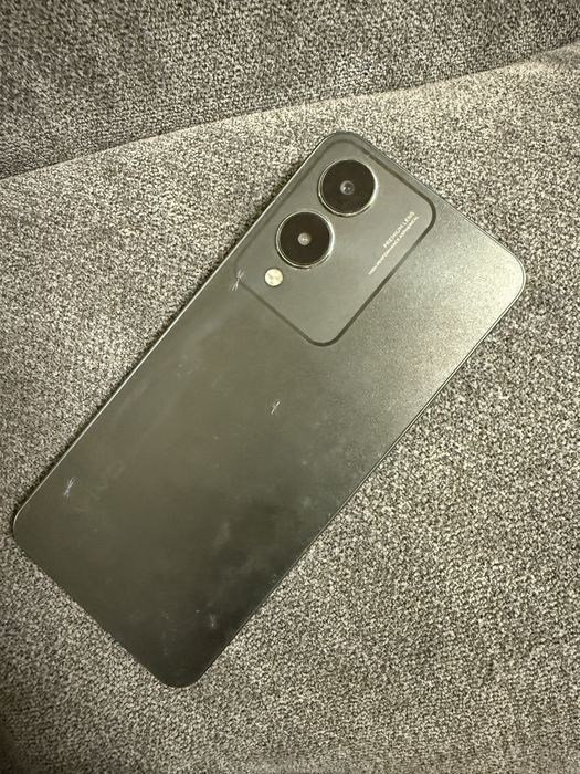Продам телефон Vivo Y17s