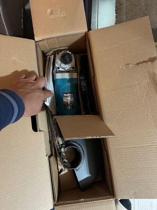 Ъгло шлаив за рязане с Диск