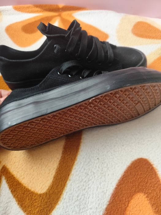 Teniși damă mărimea 39