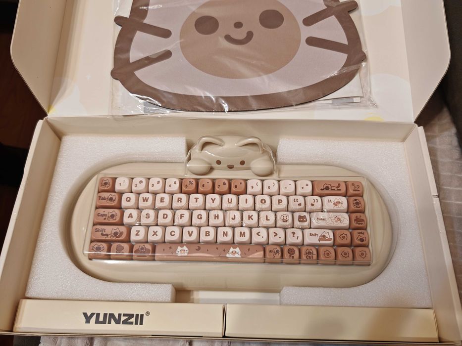 Yunzii C68 безжична механична клавиатура коте – RGB, за момичета и жени, нова