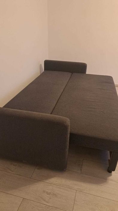 Canapea extensibila 3 locuri, cu lada de depozitare, utilizata, stare buna