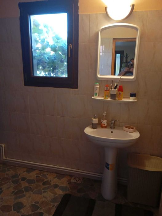 Vand casa si teren la pret de garsoniera (98.000 euro negociabil) doar 19 km de Craiova in Comuna Leu , Dolj