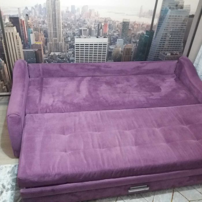 Продам диван. Цвет сиреневый.