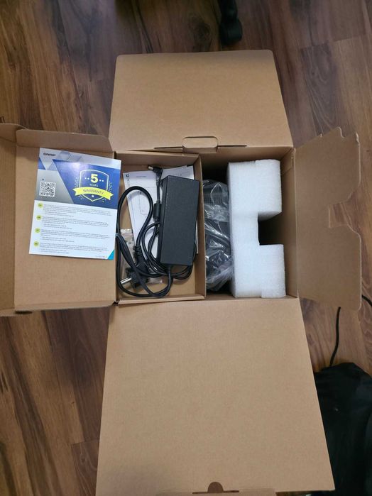 QNAP TS-453D NAS  cu HDD si RAM extra