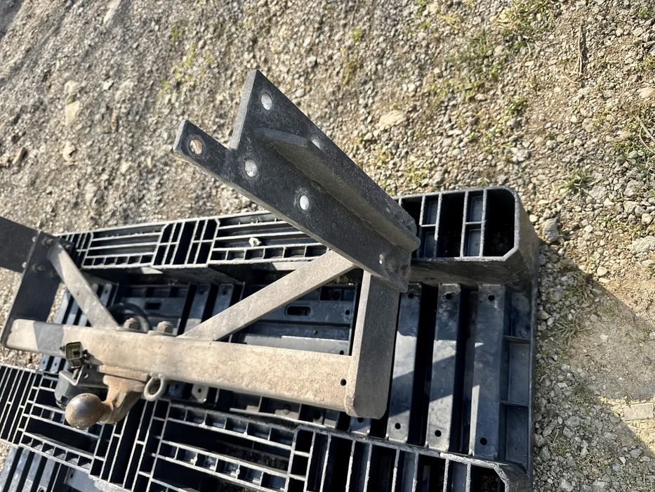 Оригинален теглич за бус/камион Iveco/Ивеко Daily