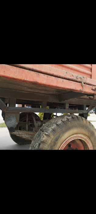 De vânzare remorca tractor cu 2 axe