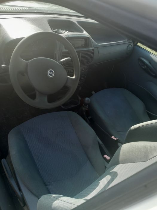 Fiat punto .....