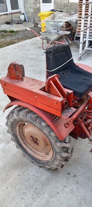 Vând tractoras pasquali 4x4 diesel