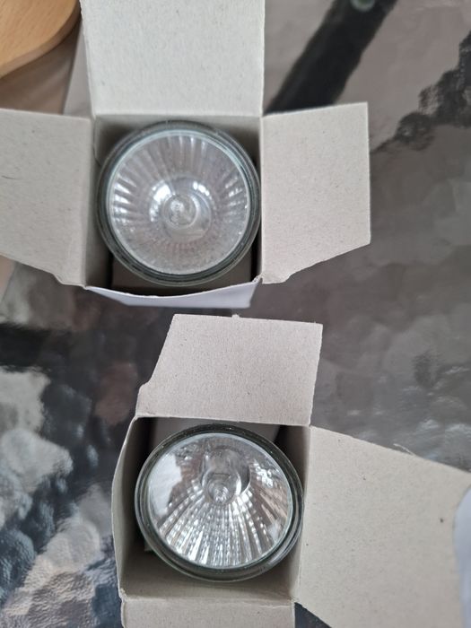 Стенна лампа с 2 крушки