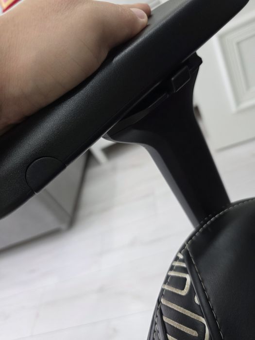 Кресло игровой DXRacer graft