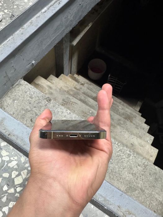 Продам Iphone 13 pro
