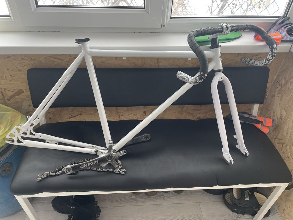 Продам фикс/синглспид раму + вилка (кастом)+система легенд без звезды