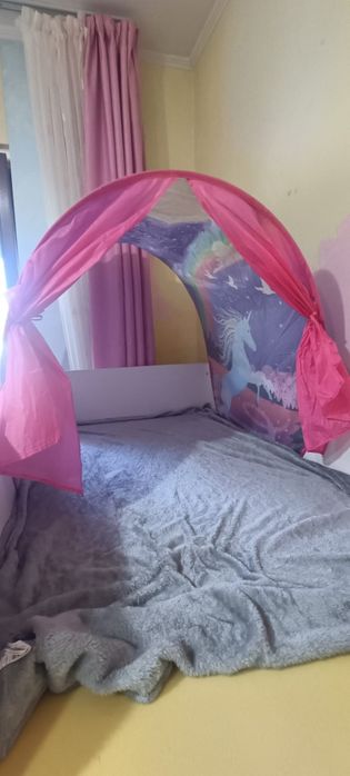 Pat Fetite rapunzel cu birou si loc depozitare