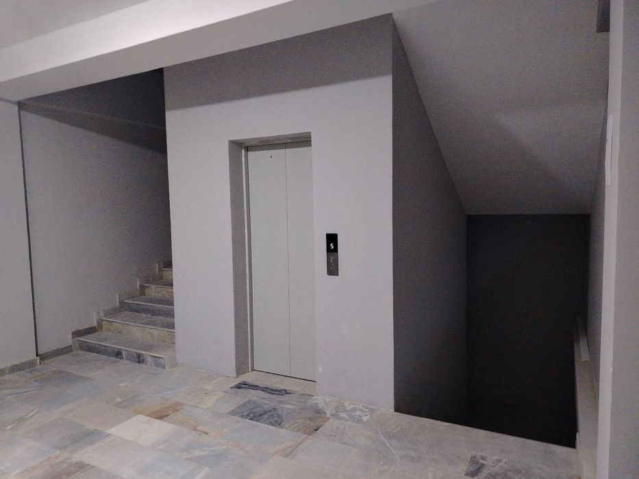 Чирчик ш. 10 м/н Васмой бозор новостройка кирпичный дом 2/5/9 62 м²