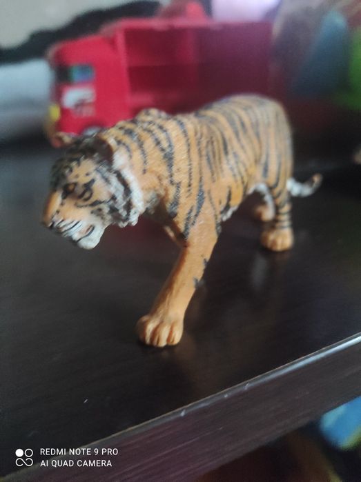 Фигурки  schleich.