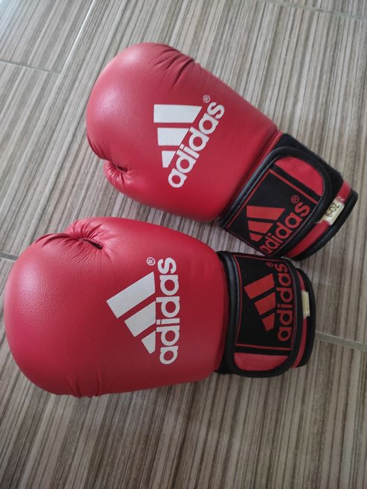 Продам перчатки боксерские