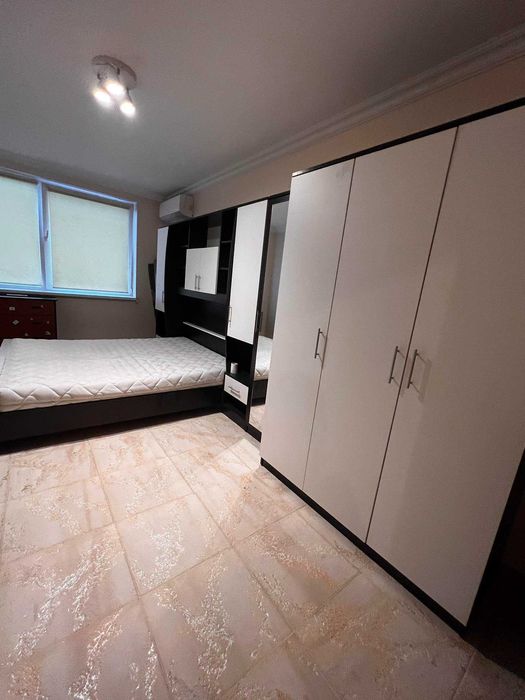 Дава се под наем Тристаен апартамент в София, Хладилника - 90 кв.м за 900 € - Снимка #2