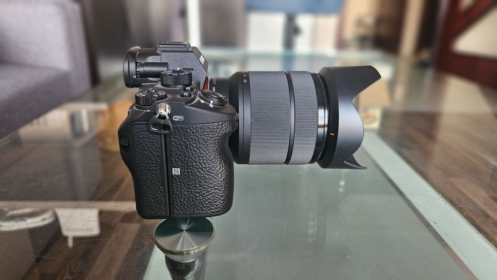 Безогледален фотоапарат Sony Alpha A7 III + обектив Sony FE 28-70mm f/3.5-5.6 OSS