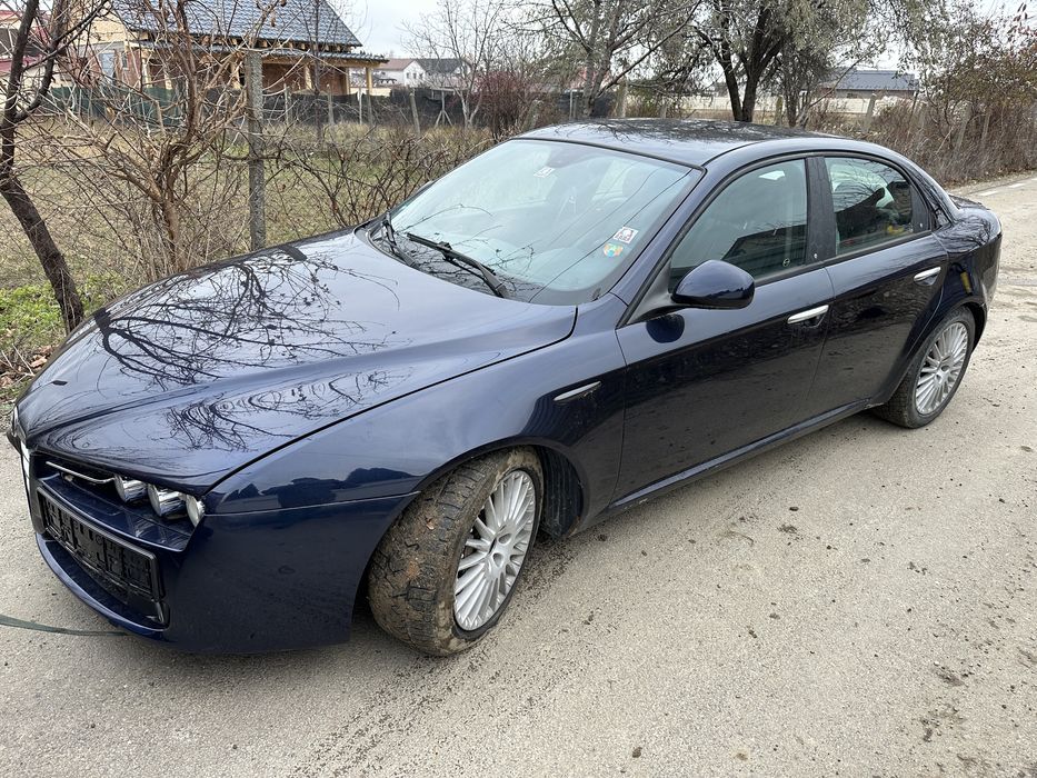 Bara fata spate capota haion faruri tragar radiatoare alfa romeo 159