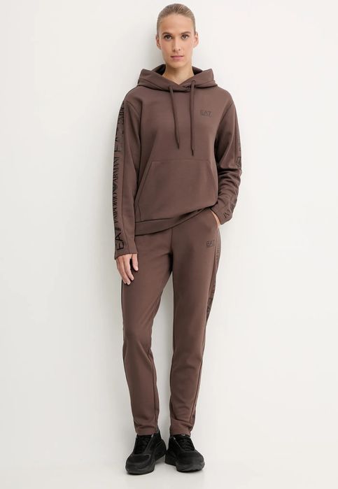 Анцуг ЕА7 Emporio Armani

EAT EMPORIO ARMANI

Текуща