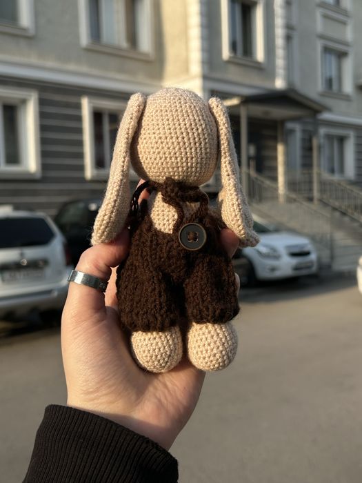 Вязанная игрушка заяц Тимми